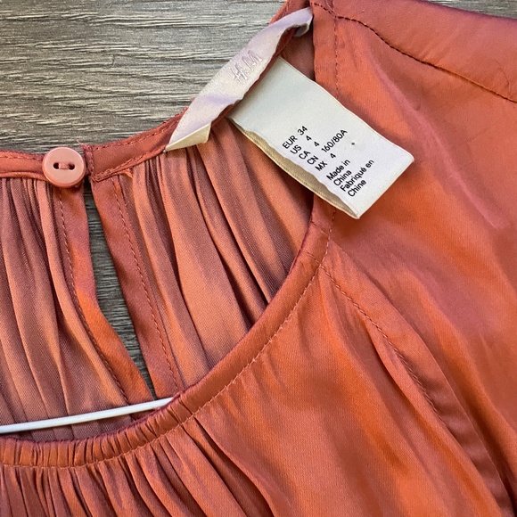 Dress - Picture 4 of 4